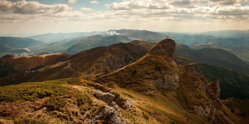 DevOps系统设计进阶：集成日志、指标与链路追踪的可观测性工程实践