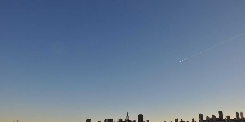 从单体架构到微服务：系统重构的设计要点与DevOps陷阱解析