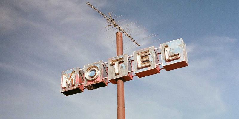 赛博朋克时代的工程艺术：从本地缓存到分布式缓存的DevOps架构演进