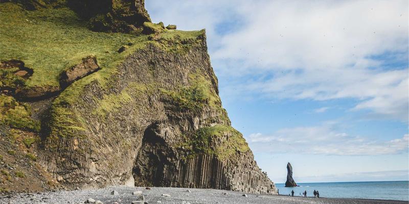 赛博朋克时代的韧性编程：基于Hystrix与Resilience4j的分布式系统限流与熔断实战